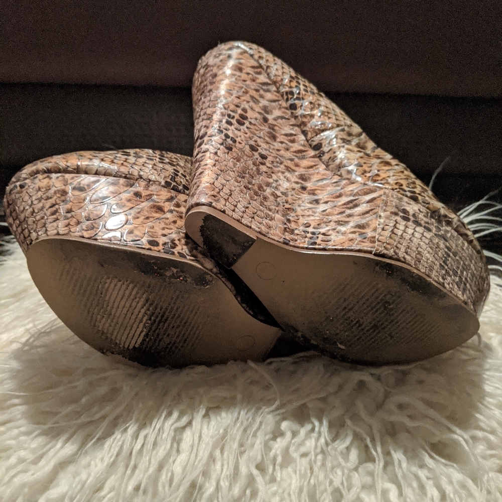 Faux Snakeskin Wedges - Picture 6 of 6